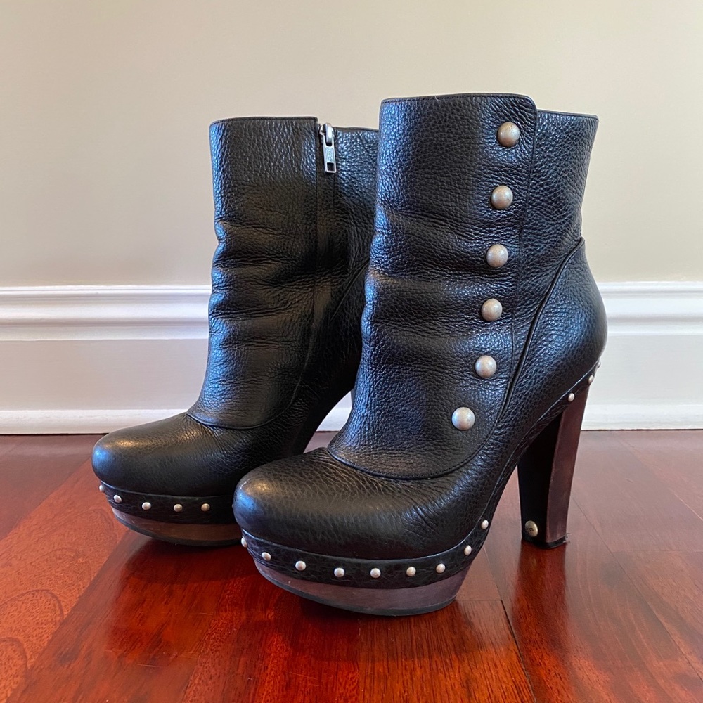 Ugg Cosima Mid Studded Boot in Black - Size 8